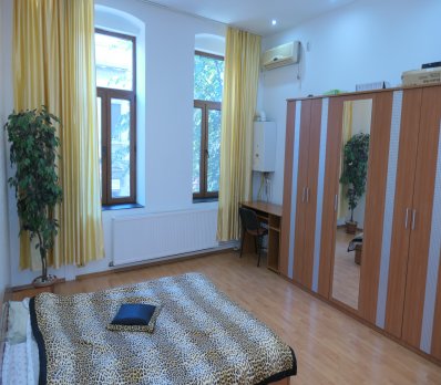 Apartament 2 camere la casă