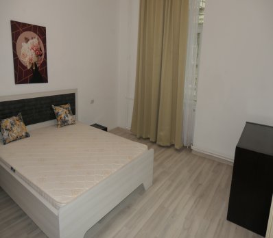 Apartament 2 camere la casă