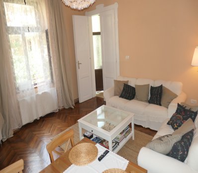 Apartament 2 camere la casă